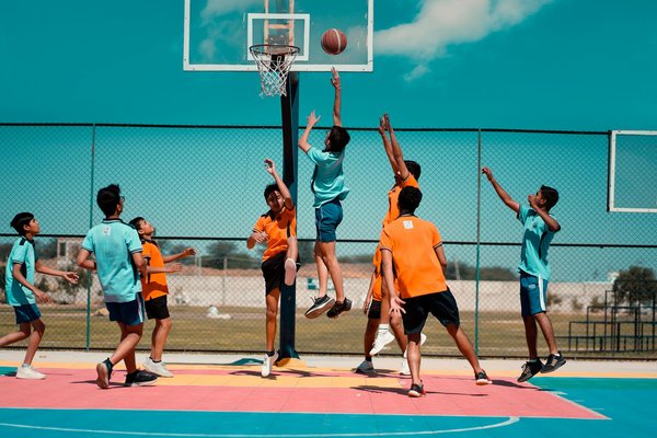 How can cyclists use interval training to boost their time trial performance?